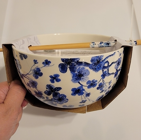 NWT Noodle/Soup Bowl with Chopsticks - Picture 2 of 2